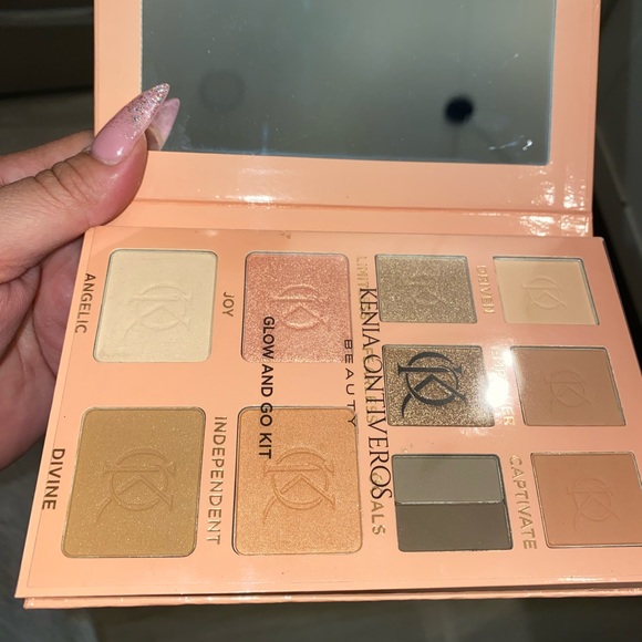 Eyeshadow palette - Picture 3 of 4